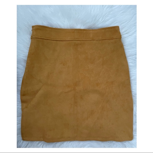 Missguided faux suede skirt - Picture 3 of 4